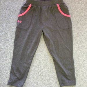 Under Armour medium girls capri athletic pants